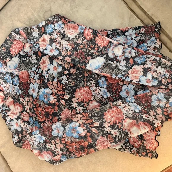 Floral Long Sleeve Top - Picture 3 of 5